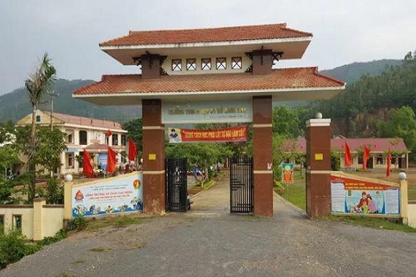 Trường THCS Cảnh Hóa - nơi bà Trần Thị Hoàng Lan đang công tác