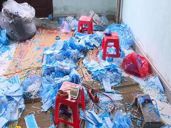 Bắc Ninh: Phát hiện 2 cơ sở gia công khẩu trang y tế kém chất lượng