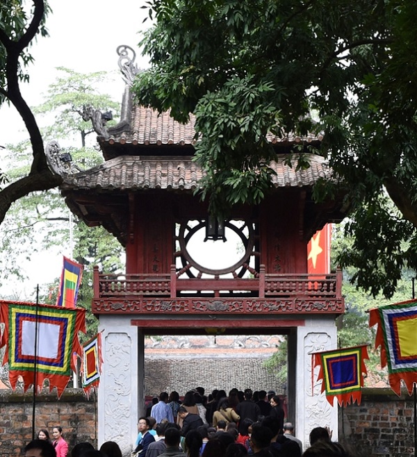 Hà Nội tạm dừng đón khách tại một số điểm tham quan