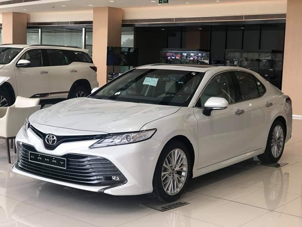 Xe hot đời 2019 đua nhau hạ giá