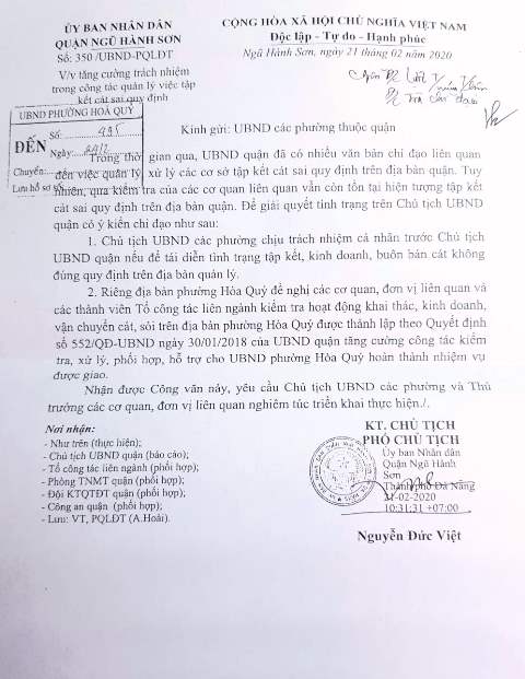 C&ocirc;ng văn số 350/UBND- PQLĐT. UBND quận đ&atilde; c&oacute; những văn bản chỉ đạo li&ecirc;n quan đến việc quản l&yacute;, xử l&yacute; c&aacute;c b&atilde;i tập kết c&aacute;t sai quy định tr&ecirc;n địa b&agrave;n.
