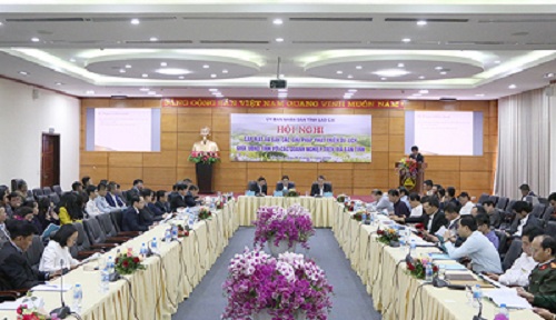 Hội nghị gặp mặt và bàn các giải pháp phát triển du lịch giữa UBND tỉnh Lào Cai với các doanh nghiệp.