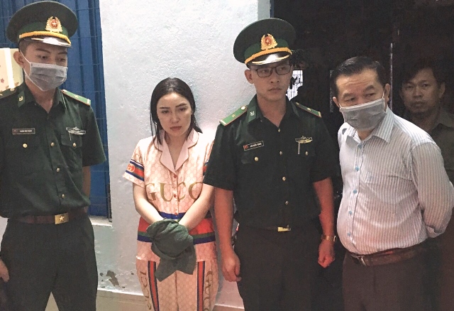 Lực lượng BĐBP TP.Đà Nẵng bắt giữ Trần Thị Vũ Tâm.