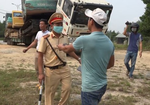 L&aacute;i xe vi phạm