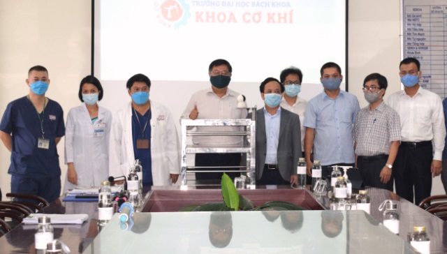 Bệnh viện Phụ sản-Nhi Đà Nẵng: Tiếp nhận robot phục vụ người cách ly phòng Covid-19