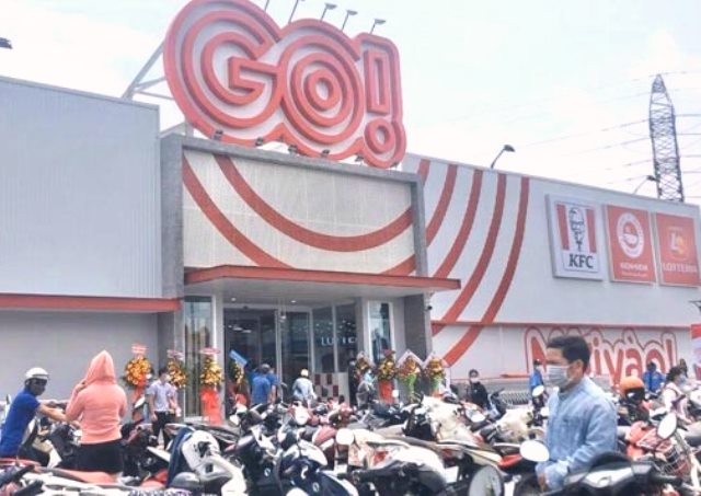 Quảng Ngãi: Hàng trăm người chen lấn ở Big C Go giữa dịch Covid-19