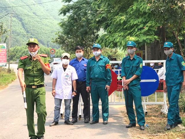 Trong những năm trở lại đ&acirc;y, lượng kh&aacute;ch du lịch trong v&agrave; ngo&agrave;i nước đến với x&atilde; H&ograve;a Bắc đột biến, n&ecirc;n việc th&agrave;nh lập 2 chốt chặn n&agrave;y l&agrave; hết sức cần thiết