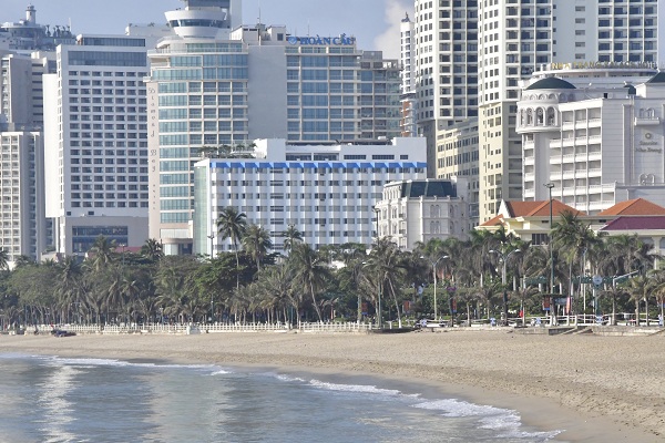 Một đoạn Bãi biển trước khách sạn Sunrise, Yasaka, Seraton, Havana…