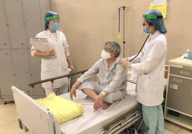 Bệnh viện Bạch Mai giai đoạn cách ly: Thực hiện 4 bước tiếp nhận, điều trị bệnh nhân cấp cứu