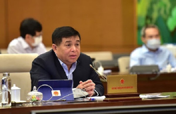 Bộ trưởng Nguyễn Chí Dũng trình bày dự thảo về các biện pháp hỗ trợ người dân, doanh nghiệp gặp khó khăn do Covid-19