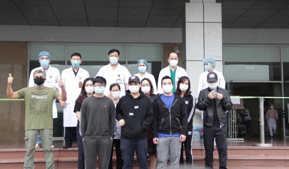 Bộ Y tế: Thêm 12 bệnh nhân mắc Covid-19 được xuất viện, nâng tổng số ca bình phục lên 75 ca