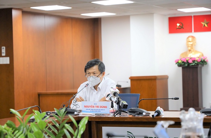 Bác sĩ Nguyễn Trí Dũng, Giám đốc Trung tâm kiểm soát bệnh tật Thành phố cung cấp thông tin đến báo chí