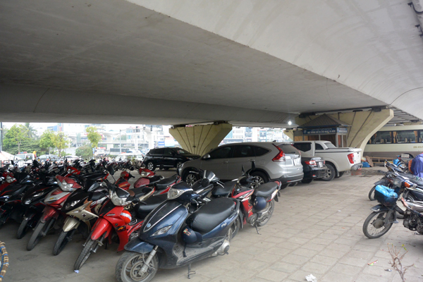 Bộ GTVT cho phép Hà Nội sử dụng gầm cầu làm nơi trông giữ xe