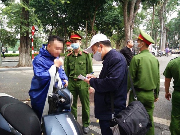 Hà Nội ban hành 13 mức phạt khi vi phạm chỉ thị phòng chống Covid-19