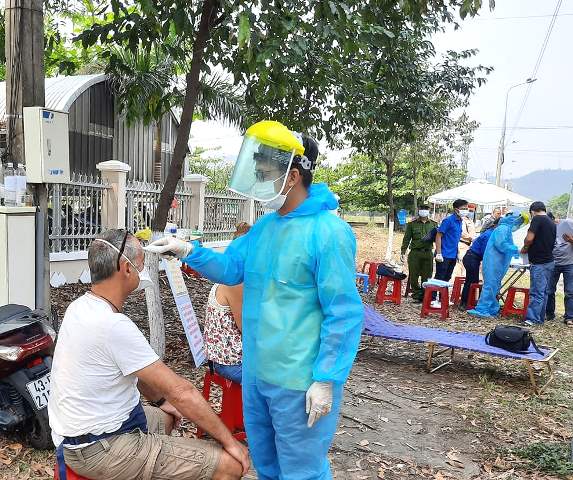 Cách ly 14 ngày toàn bộ người từ Hà Nội, TP.HCM đến Đà Nẵng với chi phí ăn ở tự túc