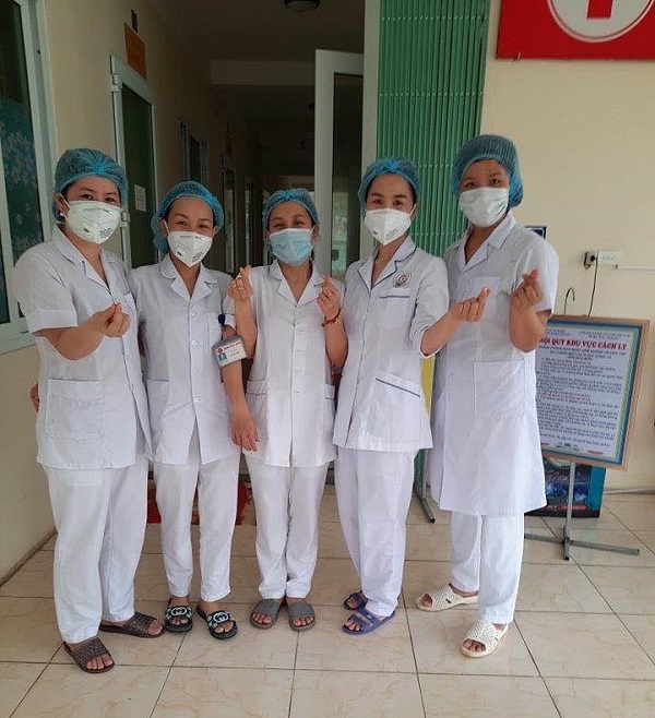 Tập thể, y, bác sỹ, nhân viên y tế Bệnh viện Đa khoa Bỉm Sơn nỗ lực vượt khó, vững vàng trên mặt trận phòng chống dịch bệnh Covid-19