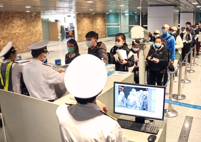 Hàng trăm khách hủy chuyến bay từ Hà Nội, TP.HCM đến Đà Nẵng sợ bị cách ly 14 ngày