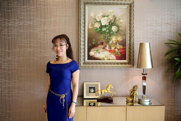 Bà Nguyễn Thị Phương Thảo sinh ra tại Hà Nội, thuộc lứa doanh nhân trưởng thành từ Đông Âu