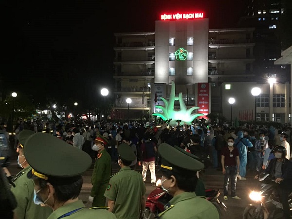 Bệnh viện Bạch Mai chính thức dỡ bỏ phong toả sau 14 ngày cách ly