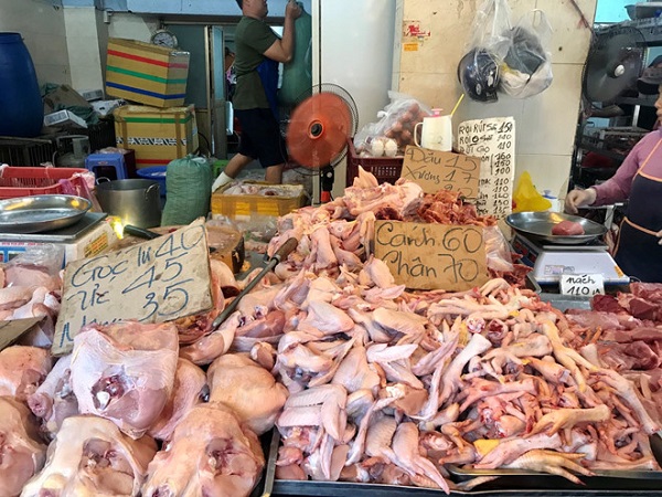 Giá cả hàng hóa tuần qua: Gà mua 8 nghìn bán 60 nghìn/kg, buôn lợn lãi 3,5 triệu/con