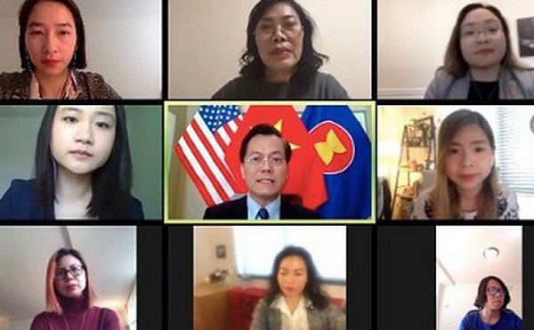 Đại sứ Việt Nam tại Mỹ Hà Kim Ngọc trao đổi cùng Hội Thanh niên sinh viên Việt Nam tại Mỹ về tình hình dịch bệnh Covid-19 và các biện pháp hỗ trợ công dân và du học sinh Việt Nam tại quốc gia này - Nguồn: Đại sứ quán Việt Nam tại Mỹ