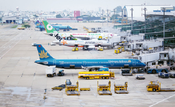 Các hãng hàng không, doanh nghiệp mặt đất, dịch vụ… chịu thiệt hại lớn do dịch Covid-19