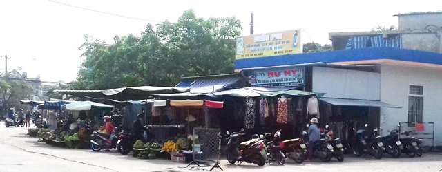 ... cơ sở kinh doanh áo quần trên đường Bùi Thị Xuân (Phường Đúc)