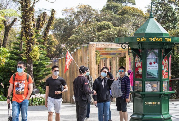 Đề xuất giảm 50% mức thu phí lĩnh vực kinh doanh du lịch