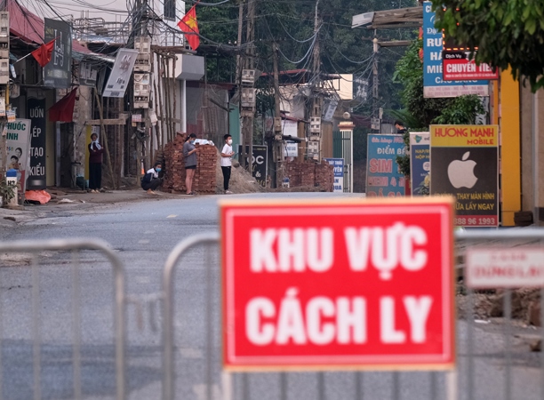 Hiện, ổ dịch tại thôn Hạ Lôi (huyện Mê Linh) đã có 13 ca nhiễm bệnh.