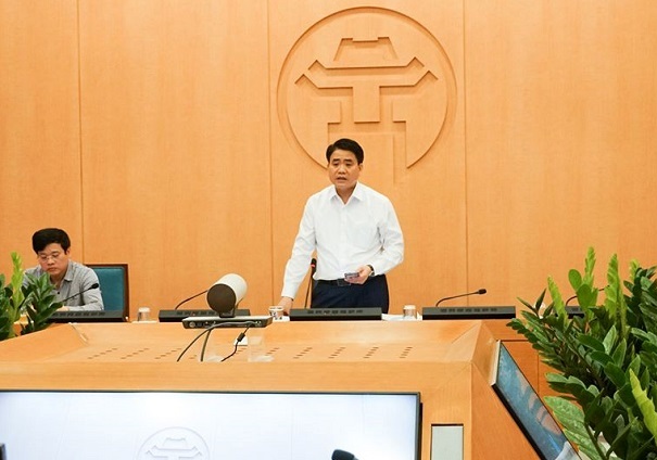 Ông Nguyễn Đức Chung - Chủ tịch UBND TP. Hà Nội phát biểu tại cuộc họp.