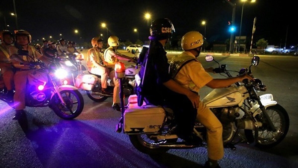 Công an toàn quốc ra quân dẹp 'quái xế'