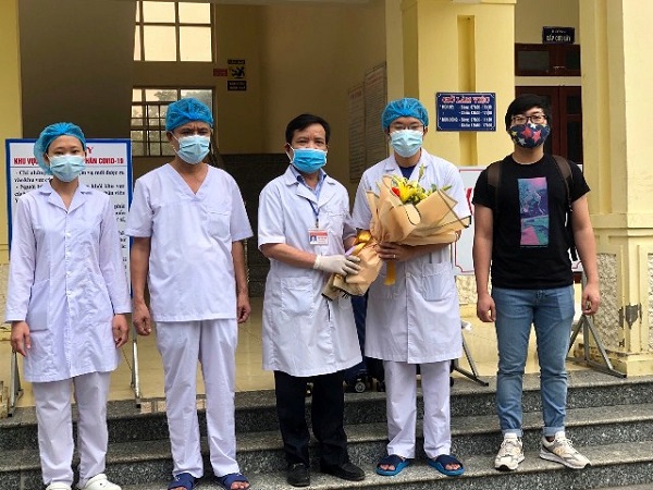 Bệnh nhân được công bố khỏi bệnh tại Bệnh viện Đa khoa huyện Nho Quan, tỉnh Ninh Bình