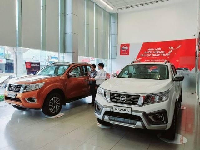 Dỡ lệnh cách ly, đại lý ô tô rục rịch giao xe, hồi sinh thị trường