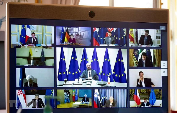 Lãnh đạo các nước thành viên EU họp trực tuyến về gói hỗ trợ các quốc gia chịu tác động từ dịch COVID-19 (Ảnh: AFP/TTXVN)