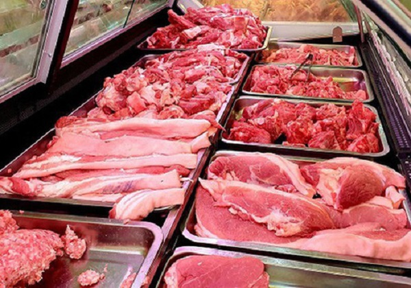 Siêu thị tăng cường khuyến mãi thịt lợn, thịt bò