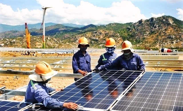 Ninh Thuận trở thành trung tâm năng lượng tái tạo của cả nước với trên 40 nhà máy điện mặt trời và điện gió