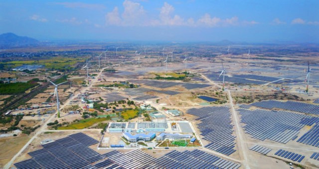 Trung Nam Group: Khẩn trương xây dựng dự án điện mặt trời 450 MW tại Ninh Thuận