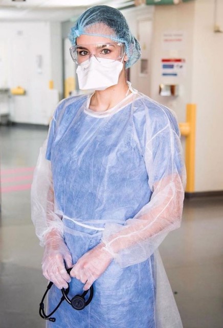 “Hoa hậu đẹp nhất thế giới 2013” trở thành bác sĩ tuyến đầu chống dịch COVID-19 ở Pháp