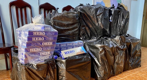 An Giang: Phát hiện điểm tập kết 5.600 bao thuốc lá nhập lậu