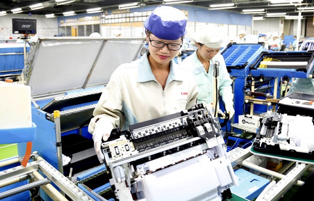 Sản xuất máy in tại Công ty Canon Việt Nam (Khu công nghiệp Thăng Long, Hà Nội)