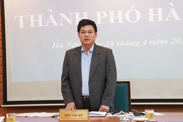 Phó chủ tịch UBND TP Ngô Văn Qúy báo cáo tại điểm cầu Hà Nội