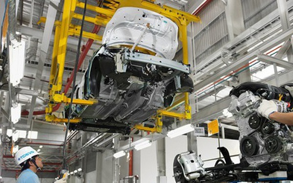 Lượng ô tô tồn kho lớn, Bộ Công Thương tính giải cứu thế nào?