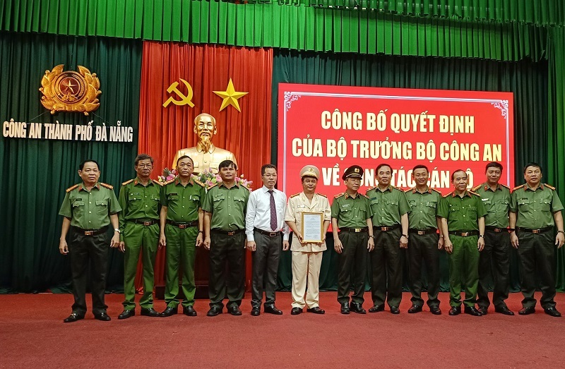 Đại tá Phan Văn Dũng nhận quyết định giữ chức Phó GĐ Công an TP. Đà Nẵng