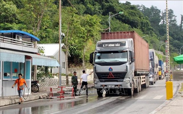 Lạng Sơn: Lượng xe hàng tồn đọng tại các cửa khẩu tiếp tục giảm đáng kể