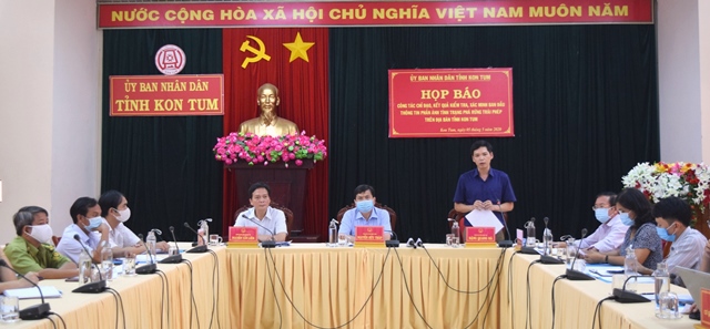 Kon Tum: Họp báo vụ phá rừng báo chí nêu