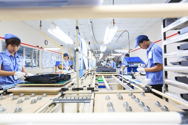 Việt Nam sẵn sàng mở lại dần các hoạt động kinh tế