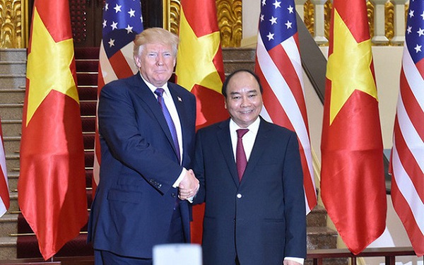 Thủ tướng Nguyễn Xuân Phúc điện đàm với Tổng thống Mỹ Donald Trump về tình hình phòng, chống dịch Covid-19 (Ảnh minh họa)
