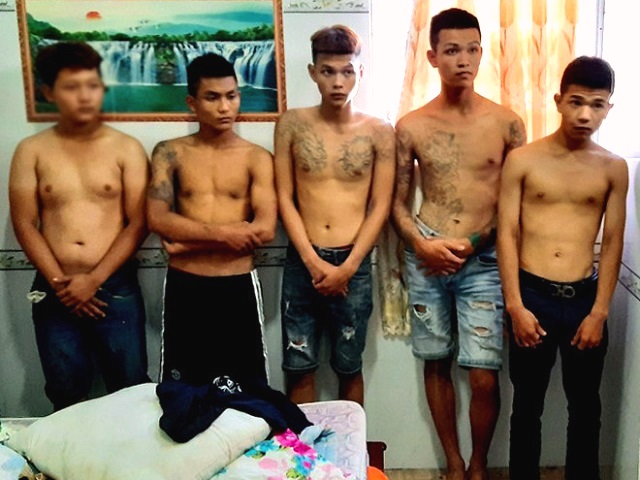 Bình Định: Kiểm tra nhà nghỉ, công an bắt quả tang 8 đối tượng nam nữ sử dụng ma túy