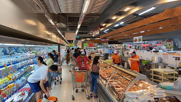 Ngày chủ nhật, siêu thị khuyến mãi nhiều mặt hàng thực phẩm