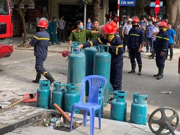 Hà Nội: Nổ gas tại Cửa Nam, nhiều người nhập viện